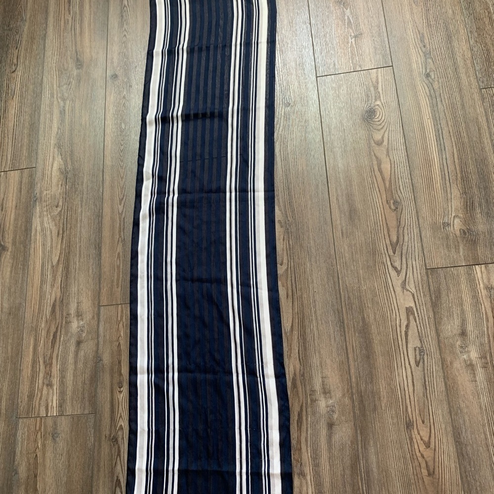 Scarf - Picture 2 of 6